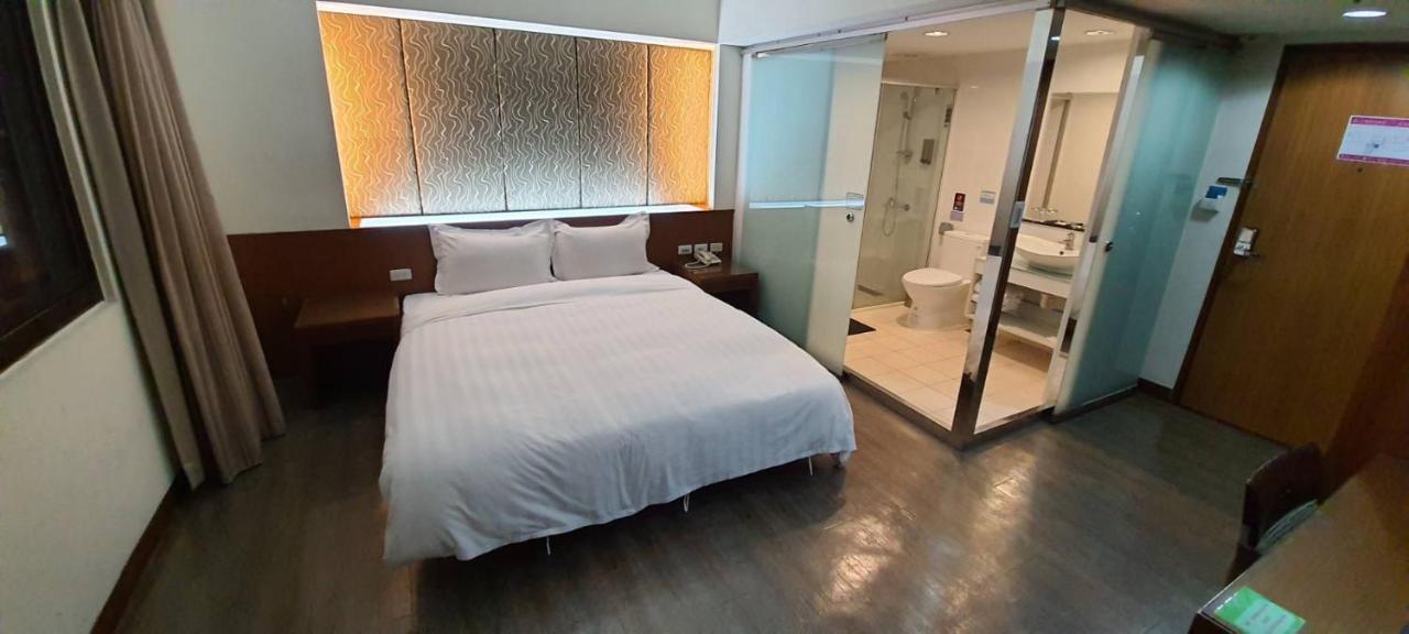 Tapeng Bay Holiday Hotel Донґан Екстер'єр фото